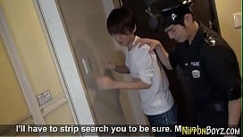 Policial gay fodendo demais com o amigo