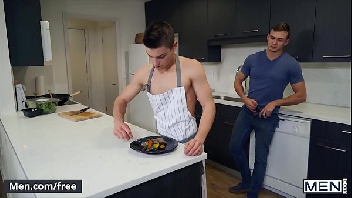 Gay porn casal fazendo um sexo safado na cozinha